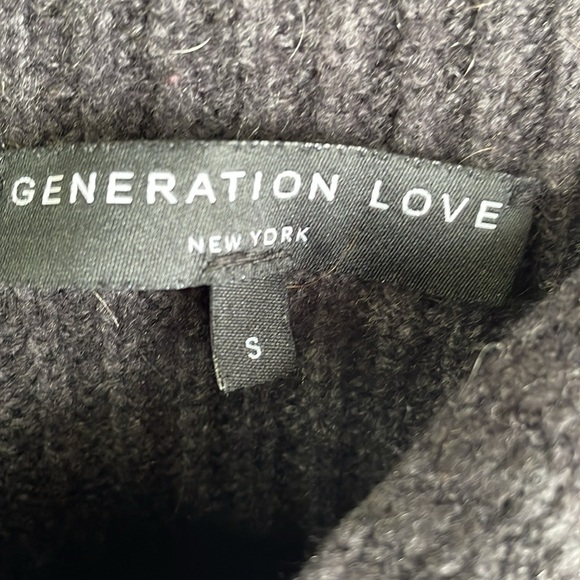 Generation Love Distressed Gray Camo
Asymmetric Wool Blend Sweater - Picture 5 of 8
